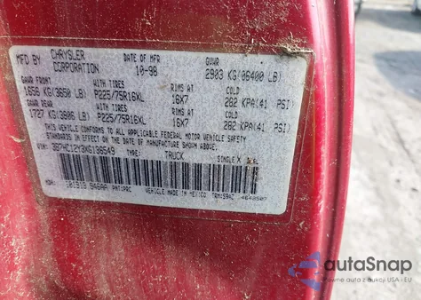 1999 Dodge Ram 1500 z USA, uszkodzony, nr VIN 3B7HC12Y3XG136549